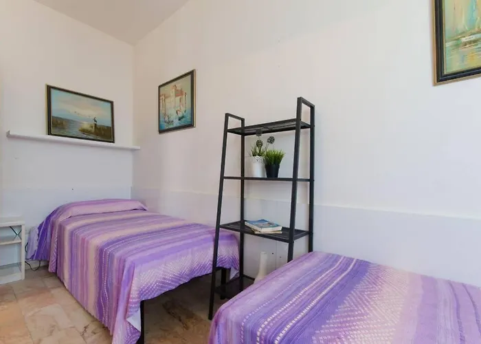 Cortina 1-83 Hébergement de vacances *